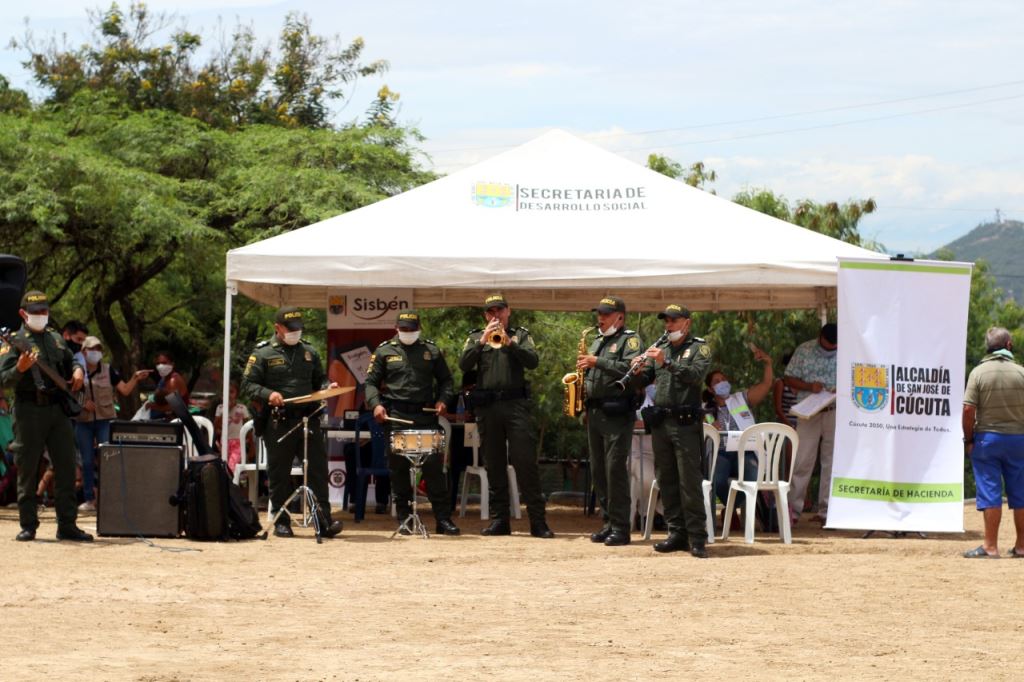 ‘CONFIANZA COMUNITARIA’, UNA APUESTA DE LA ALCALDÍA PARA FORTALECER A LAS COMUNIDADES DE CÚCUTA ‘CONFIANZA COMUNITARIA’, UNA APUESTA DE LA ALCALDÍA PARA FORTALECER A LAS COMUNIDADES DE CÚCUTA