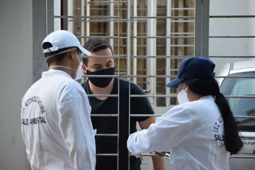CONTINÚAN LAS JORNADAS DE CONTROL Y EDUCACIÓN SANITARIA PARA REDUCIR LOS CASOS DE DENGUE EN EL MUNICIPIO CONTINÚAN LAS JORNADAS DE CONTROL Y EDUCACIÓN SANITARIA PARA REDUCIR LOS CASOS DE DENGUE EN EL MUNICIPIO