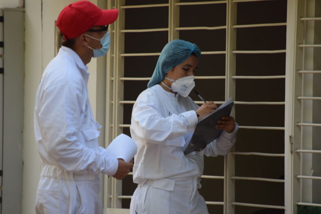 CONTINÚAN LAS JORNADAS DE CONTROL Y EDUCACIÓN SANITARIA PARA REDUCIR LOS CASOS DE DENGUE EN EL MUNICIPIO CONTINÚAN LAS JORNADAS DE CONTROL Y EDUCACIÓN SANITARIA PARA REDUCIR LOS CASOS DE DENGUE EN EL MUNICIPIO