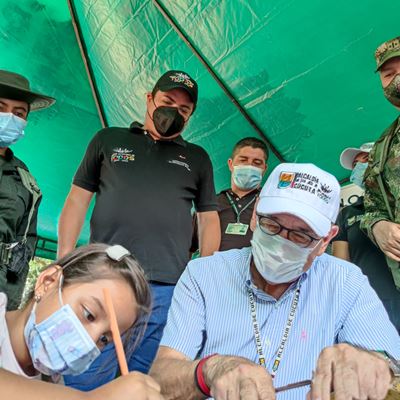 LOS HABITANTES DE LA COMUNA 10 SE BENEFICIARON CON LA OFERTA SOCIAL QUE LLEVÓ LA ALCALDÍA DE CÚCUTA LOS HABITANTES DE LA COMUNA 10 SE BENEFICIARON CON LA OFERTA SOCIAL QUE LLEVÓ LA ALCALDÍA DE CÚCUTA