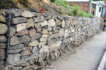 OBRA DE GAVIONES SOBRE LA AUTOPISTA DE JUAN ATALAYA PRESENTA UN AVANCE DEL 82% OBRA DE GAVIONES SOBRE LA AUTOPISTA DE JUAN ATALAYA PRESENTA UN AVANCE DEL 82%